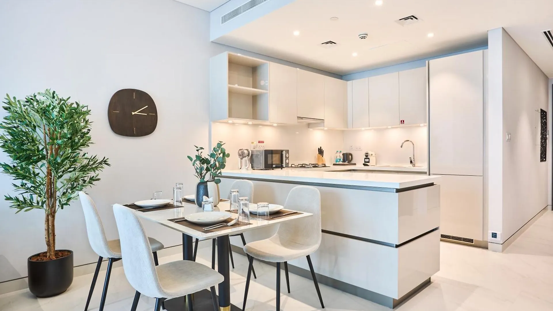 Stay By Latinem Luxury 1Br Holiday Home Cvg 3106 Near Burj Khalifa Dubai Apartment